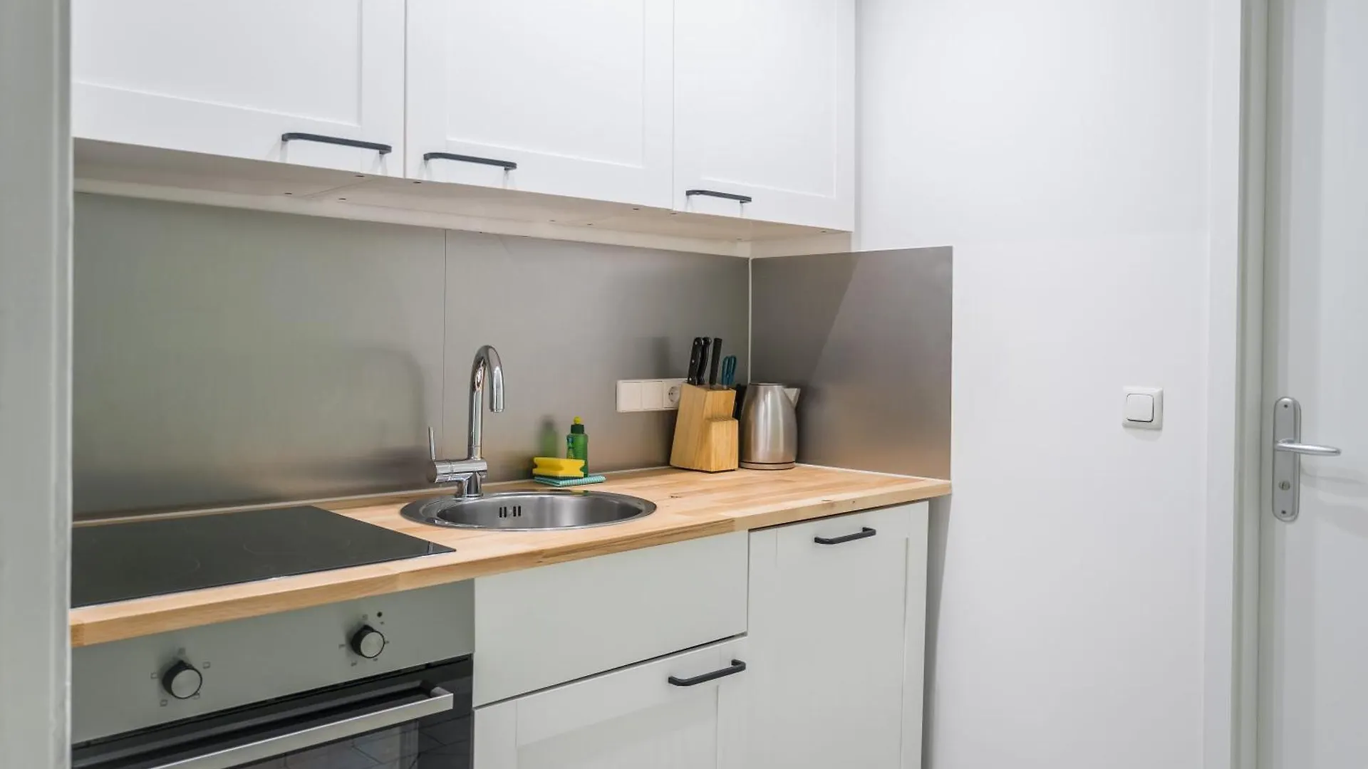 Spacious Family Apartment With 2 Bedrooms Berlin