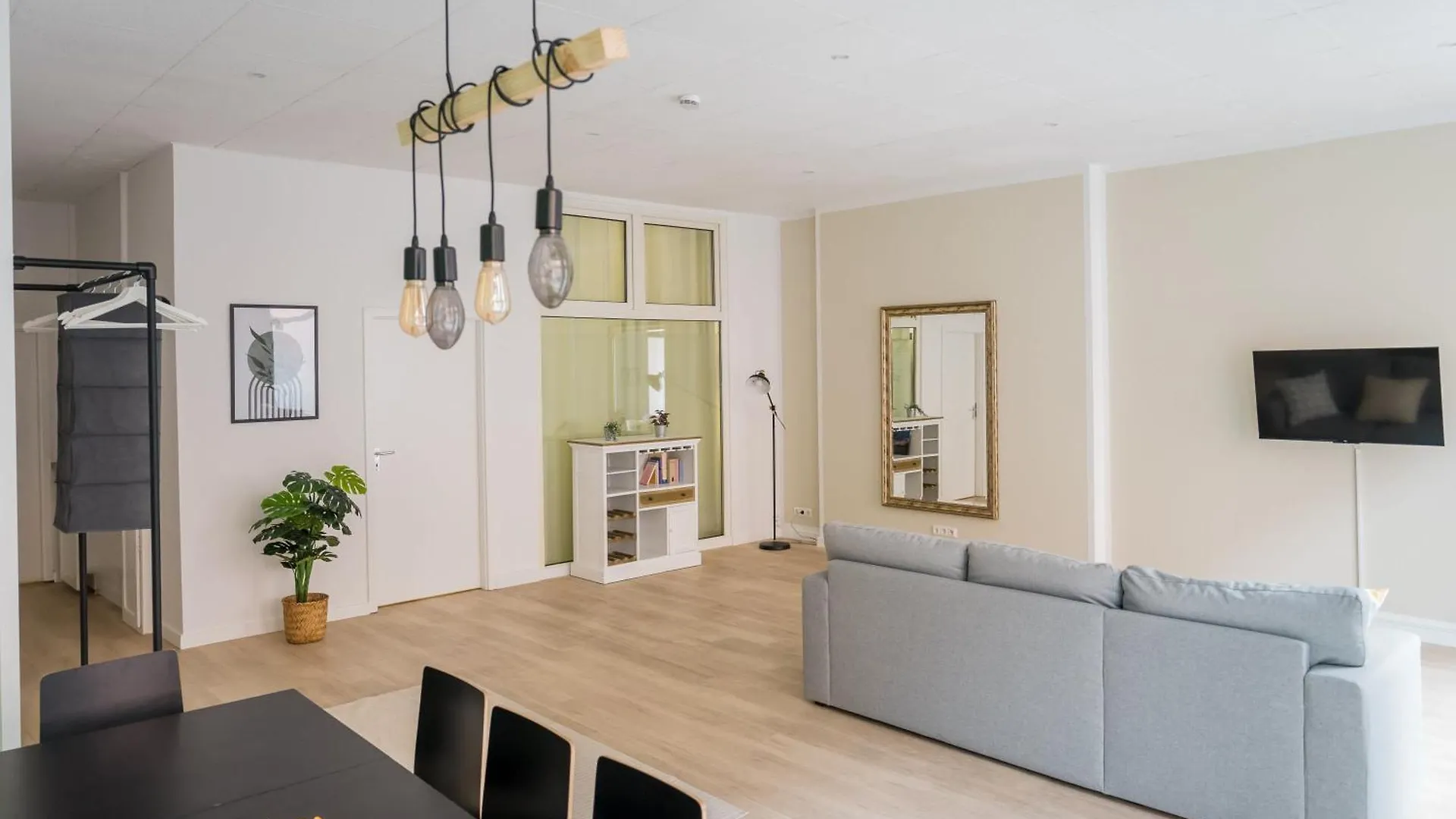 Spacious Family Apartment With 2 Bedrooms Berlin