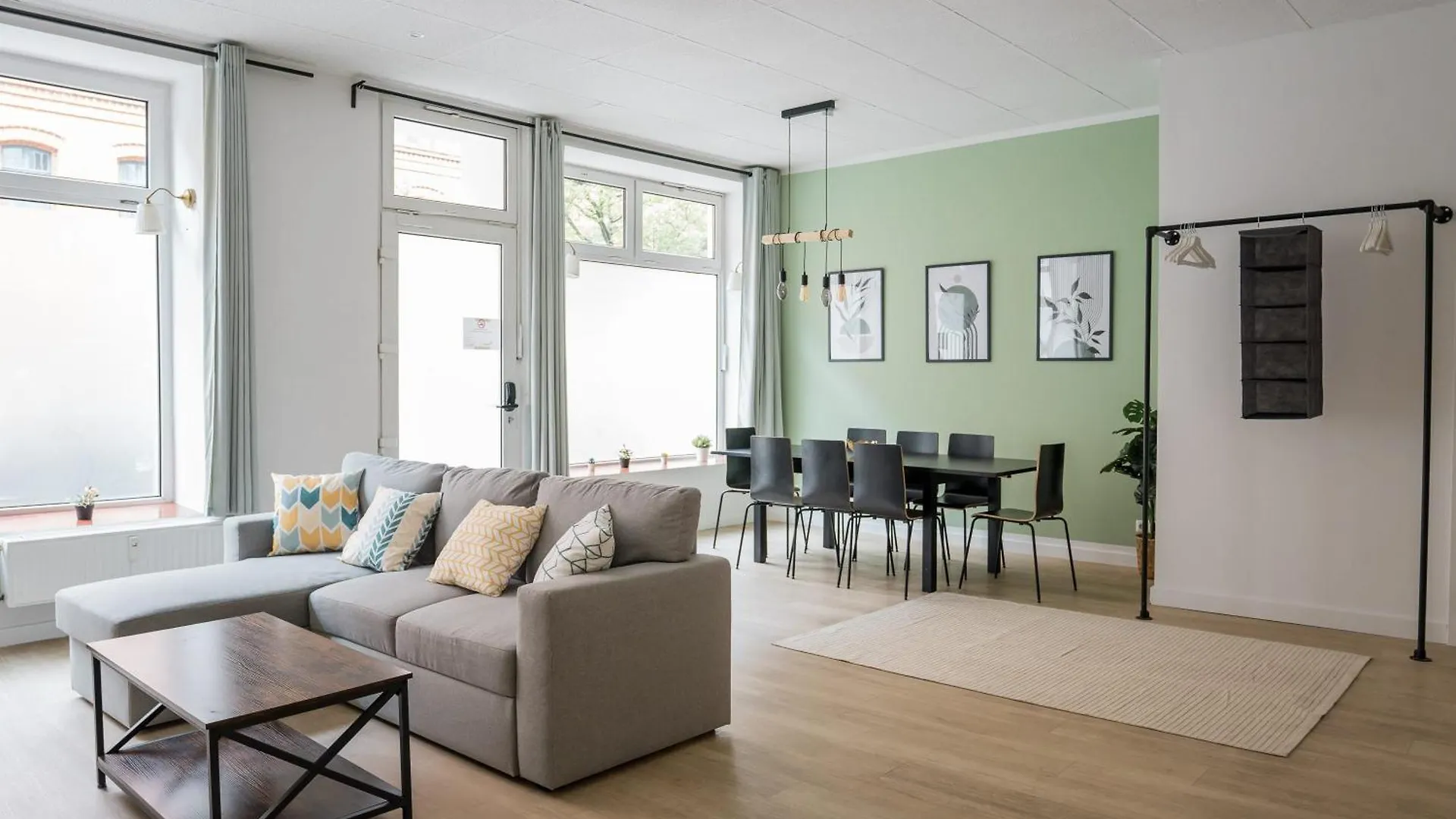 Spacious Family Apartment With 2 Bedrooms Berlin